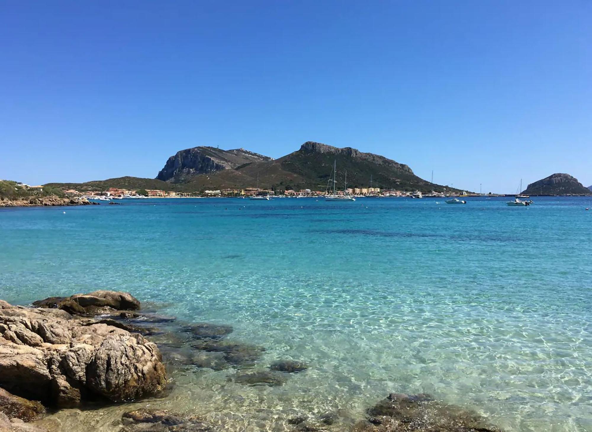 Tramontana Vista Mare 300M Dalla Spiaggia Golfo Aranci Bagian luar foto