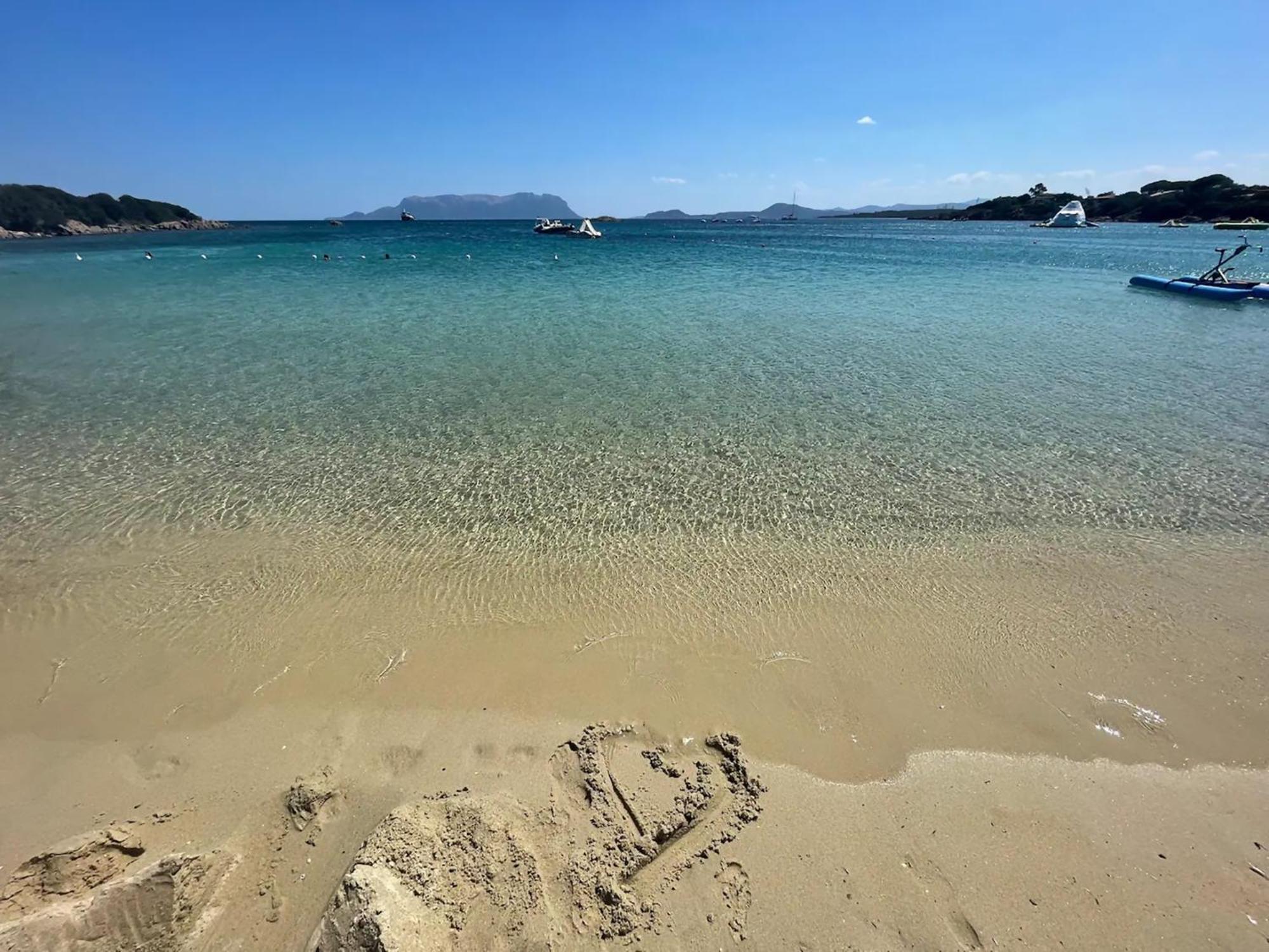 Tramontana Vista Mare 300M Dalla Spiaggia Golfo Aranci Bagian luar foto
