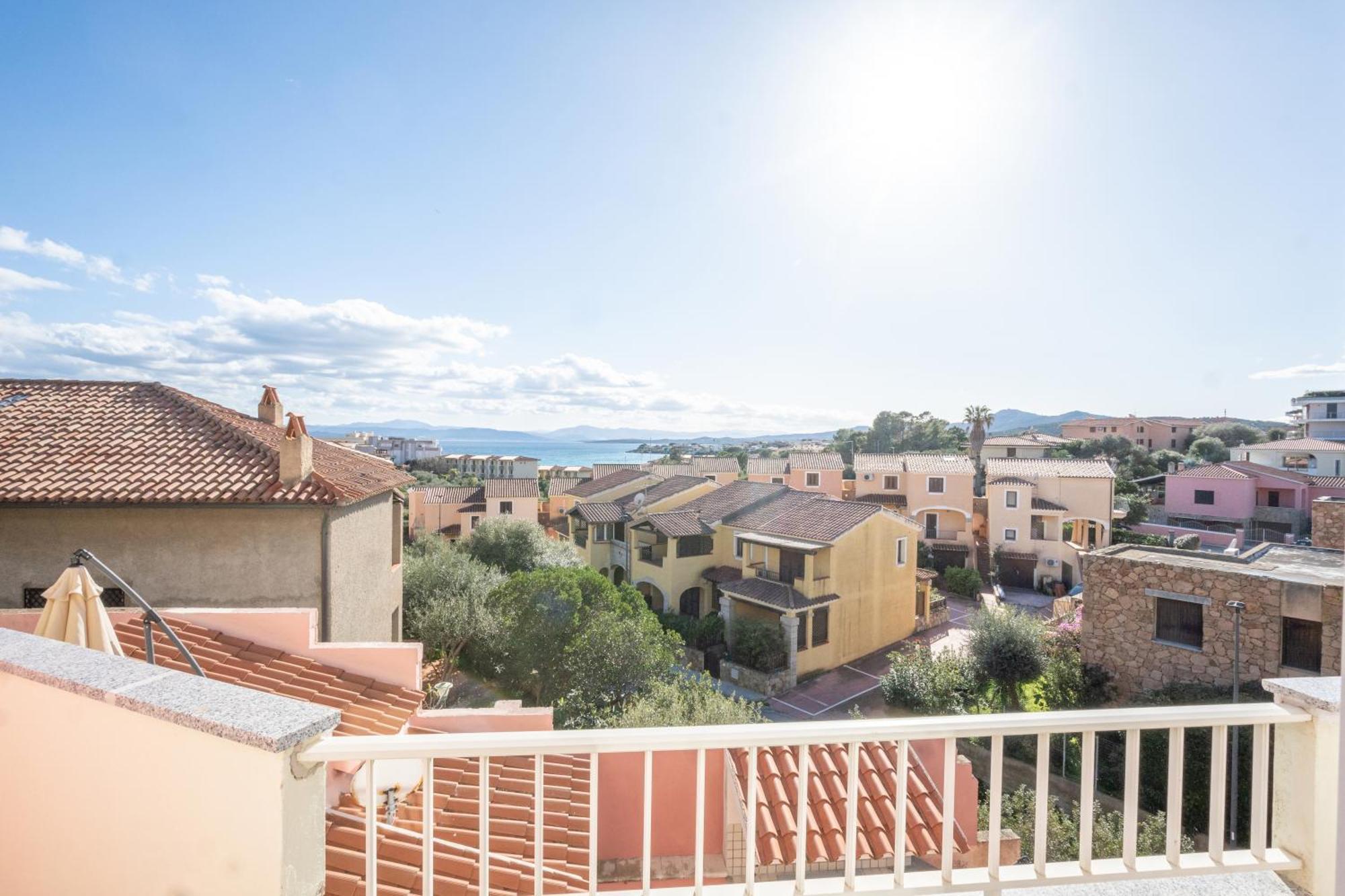 Tramontana Vista Mare 300M Dalla Spiaggia Golfo Aranci Bagian luar foto